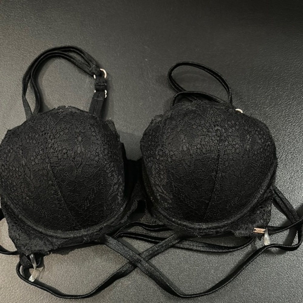 Pink by Victoria’s Secret black push-up plunge bra size 32DD